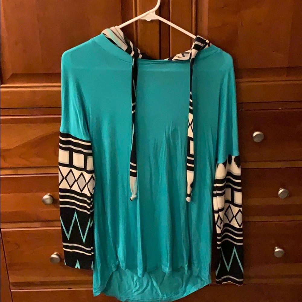 NWT adorable hooded women’s shirt